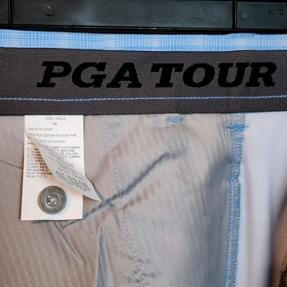 LOT OF 2 PGA TOUR LIGHTWEIGHT GOLF SHORTS MENS SIZE 42 BLUE PLAID‎